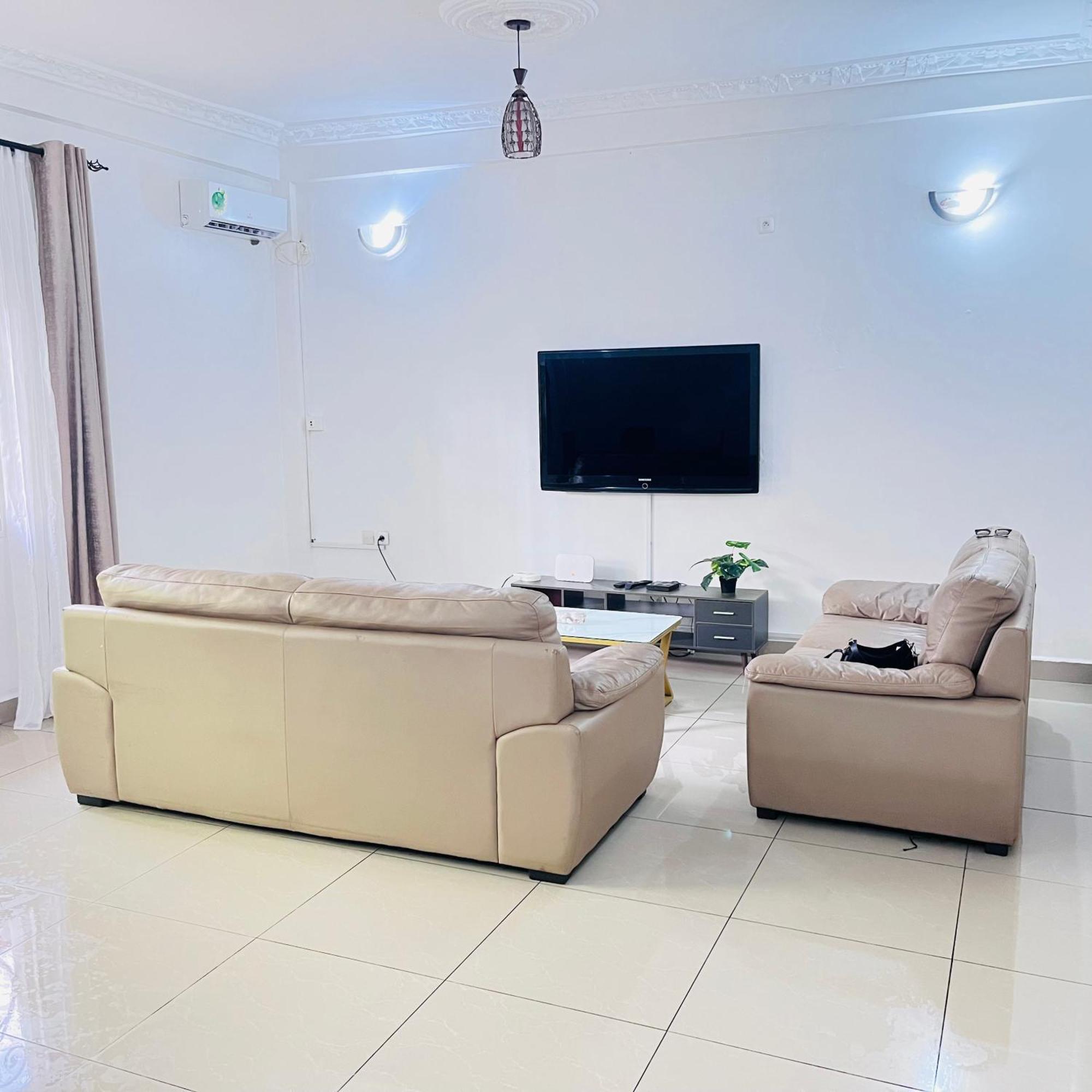 Appartements Modernes, Wifi, Tv - Yaounde, Omnisports Exterior photo